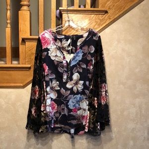 Aratta top